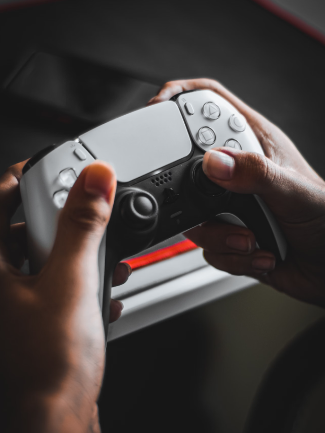 PS5 por R$ 3998 com FIFA 23 e frete grátis